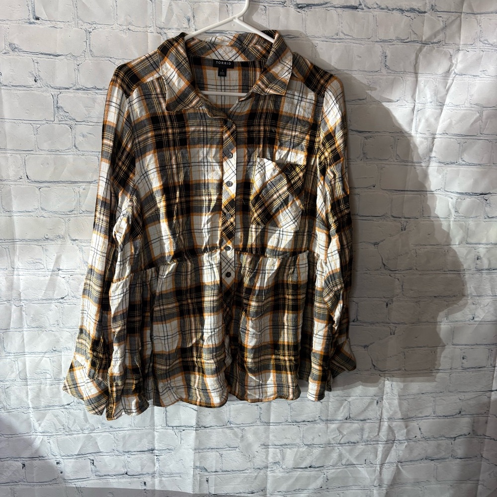 Torrid Peplum Crinkle Flannel Gauze Button Up Top black yellow plaid size 1